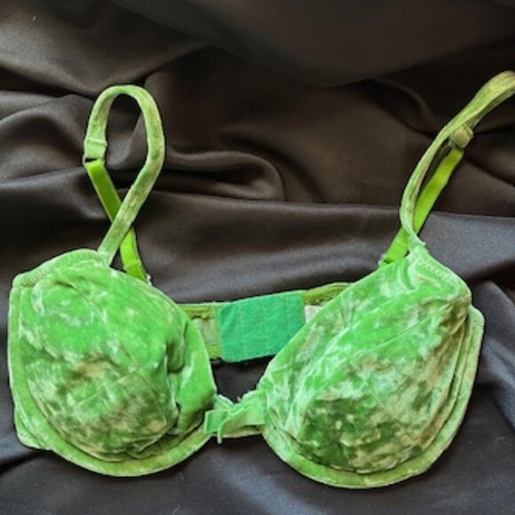 Victoria's Secret Vintage 1990's Velvet Bra - Picture 16 of 16